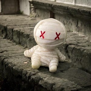 1, 3, or 6 Mini  Resin  Mummy/Mummies, Halloween Decorations for Terrariums Fairy Gardens  Bonsai