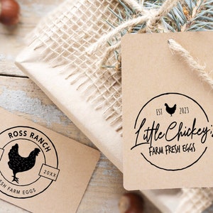 Tampon pour boîte d'oeufs personnalisé avec nom de la ferme : poulet, canard, caille pour oeufs frais | Étiquette de ferme, cadeau de ferme d'arrière-cour, idée de fête des mères