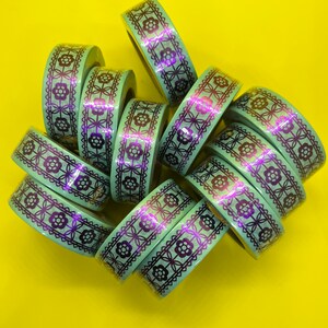 Rouleau de ruban adhésif Washi complet - Motifs déjoués pourpres sur menthe