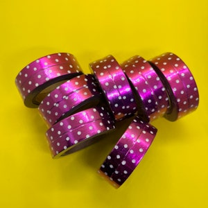 Rouleau de ruban adhésif Washi complet - 2 x 5 mm Points blancs sur rose métallique