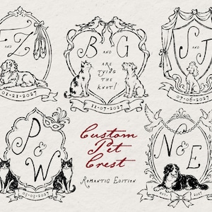 Puede incluir: Una colección de cinco ilustraciones en tinta negra y blanca con escudos de mascotas con iniciales, fechas y animales como perros y gatos. El texto dice Custom Pet Crest Romantic Edition, con varias fechas como 01-21-2027 y 11-07-2027.