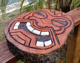 Wall tiki God from large pine slice