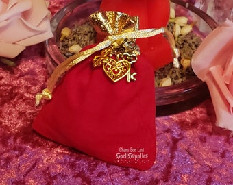 LOVE GRIS GRIS Mojo Charm Bag  -Voodoo Hoodoo Pagan Wiccan