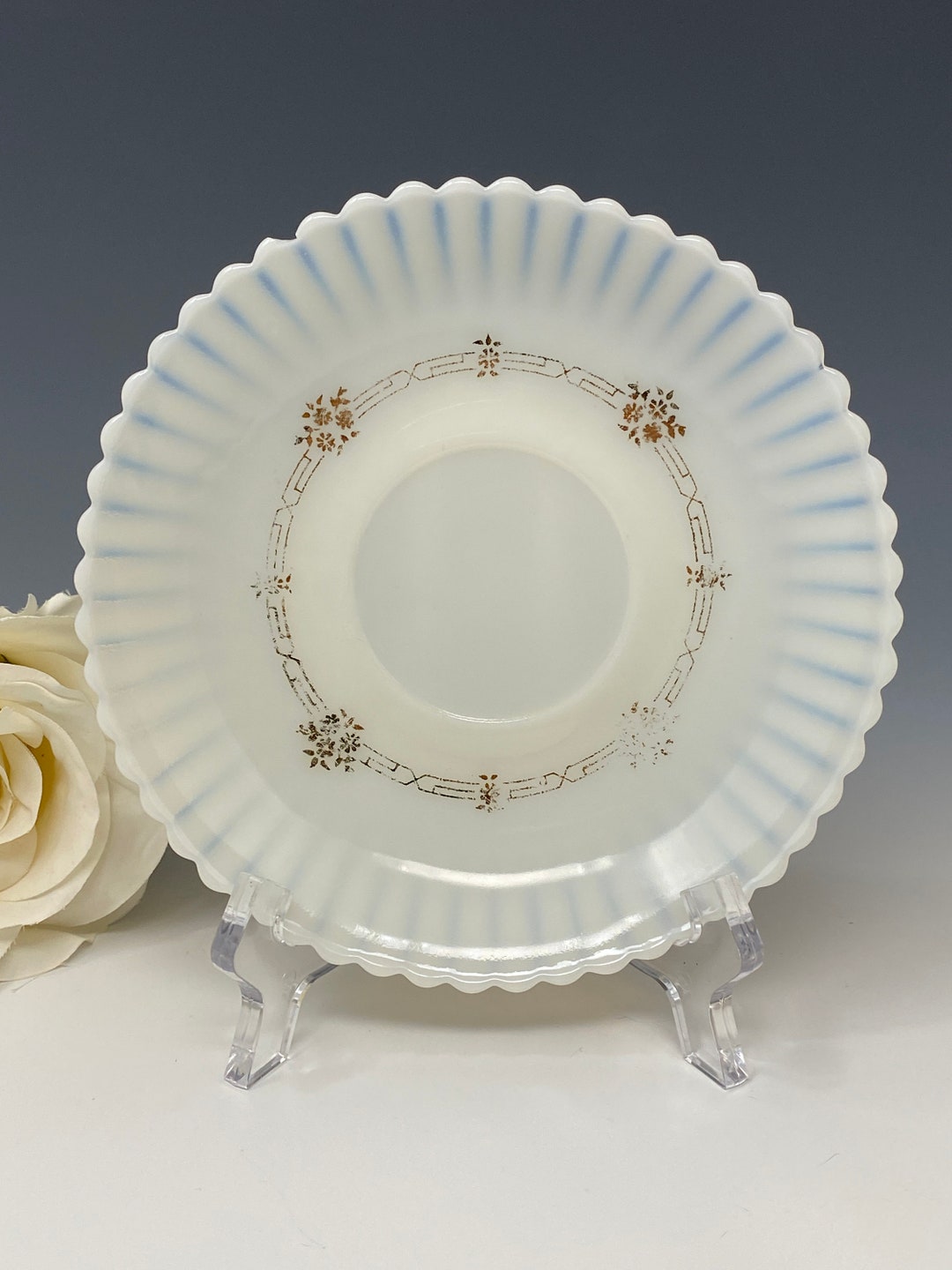 Macbeth-evans MONAX Petalware Milk/uranium Glass Petalware Saucers