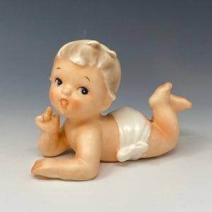 Babyfiguurtje kruipende piano, INARCO