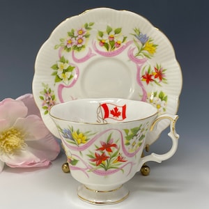 Tasse à thé et soucoupe « Our Emblems Dear » de Royal Albert Canada
