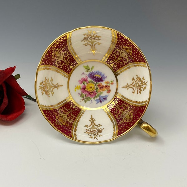 Paragon Red Panel and Gold  "By Appointment to Her Majesty the Queen" Orphan Tea Cup