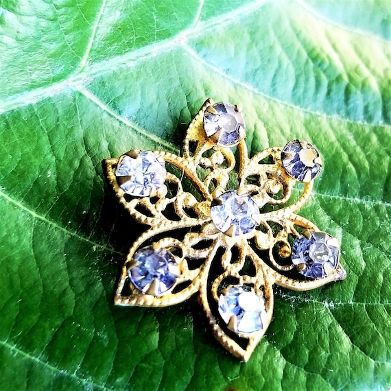 Art Deco 10k Filigree Glass Flower Star Burst Pin - image 1