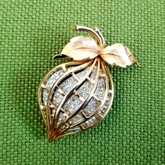 1940's Coro Pave' Crystal Fruit Brooch