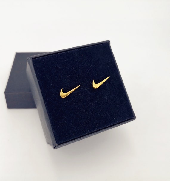 nike studs for men