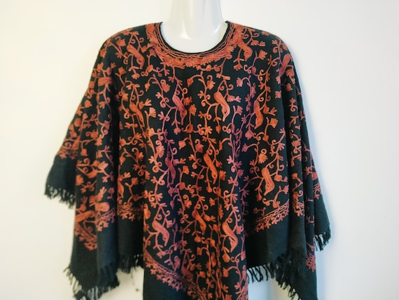 Vintage black red embroidered poncho, Fringe ponch