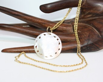 Antique Chinese Engraved Mother of Pearl MOP Token Counter Story Pendant Real Solid 10K Yellow Gold Women&#39;s Necklace 18&quot;