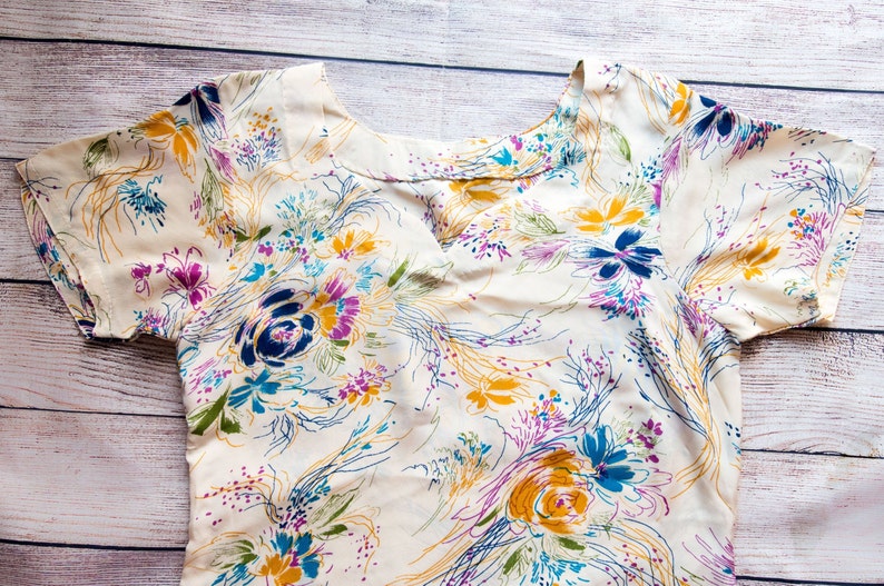 2 Slits Vintage 100/% Silk XS Long Floral Tunic