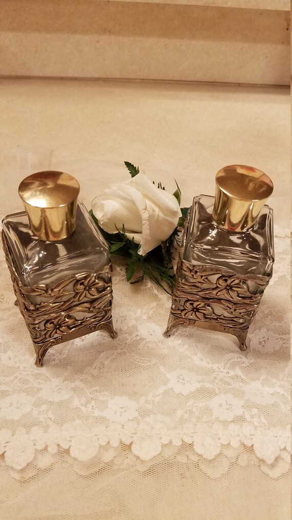 SALE: Vintage Set of 2 Ornate Gold Tone Metal Flor