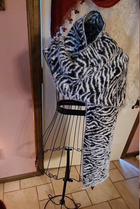 WINTER CLEARANCE GLAM  Zebra Print Black and Whit… - image 5