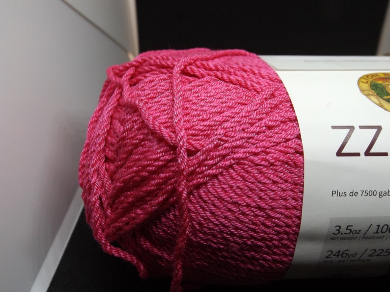 Lion Brand ZZ Twist Yarn ~ #195 Hot Pink ~ 3.5 oz100 grams ~ 246 Yards225 Meters ~ #4 Med ~ knitting, crochet