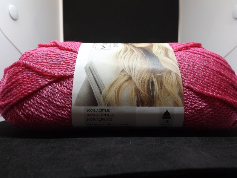 Lion Brand ZZ Twist Yarn ~ #195 Hot Pink ~ 3.5 oz100 grams ~ 246 Yards225 Meters ~ #4 Med ~ knitting, crochet