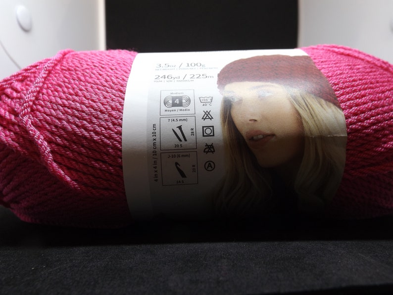 Lion Brand ZZ Twist Yarn ~ #195 Hot Pink ~ 3.5 oz100 grams ~ 246 Yards225 Meters ~ #4 Med ~ knitting, crochet