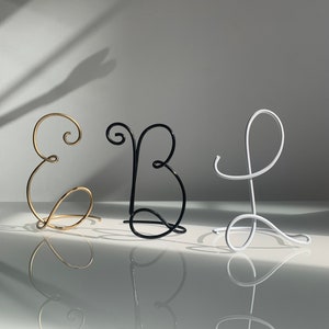 Lettre d'art de fil personnalisé, décor d'étagère, lettre en métal personnalisée, décor de mariage, décor à la maison d'or, igne à la maison