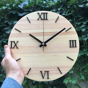 Hölzerne Wanduhr - Handgemacht