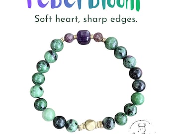 Bracciale con rubino in zoisite, ametista e rubino – Rebel Bloom – Collezione Crystal Sass – Bracciale elastico con pietre preziose da 8 mm e ottone grezzo