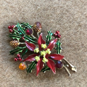 Vintage Enamel Christmas pin