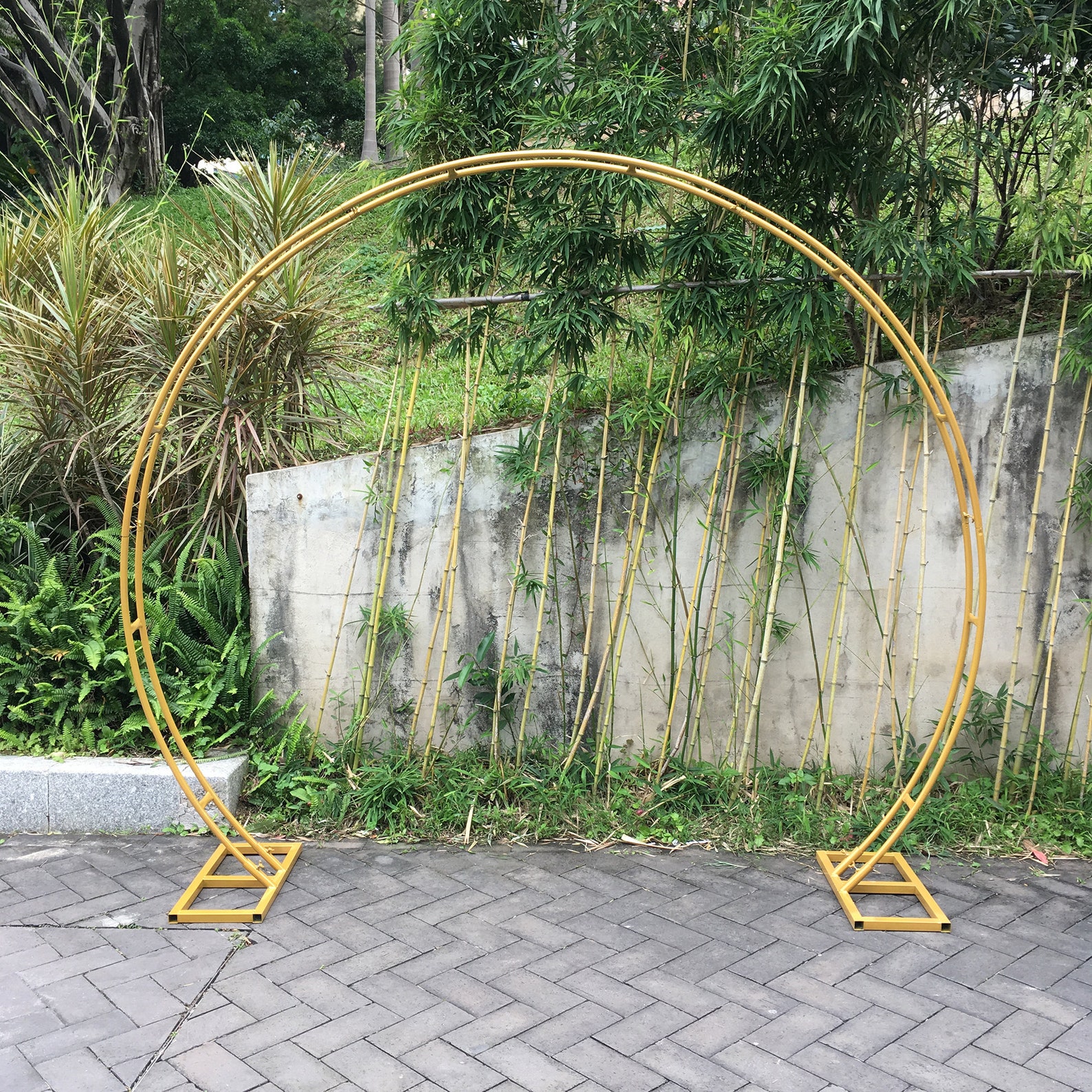 round flower arch round flower arch