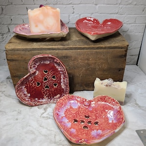 Herz Seifenschale, Keramik Seifenschale, Seifenschale, handgemachte Seifenhalter, handgemachte Seifenschale, abtropfende Seifenschale, Seifenschale, Valentinstag Geschenk