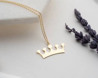 Dainty Gold Crown Pendant Necklace, Custom Crown Jewelry, Crown Charm, Princess Necklace, Queen Necklace, Handmade Jewelry for Women