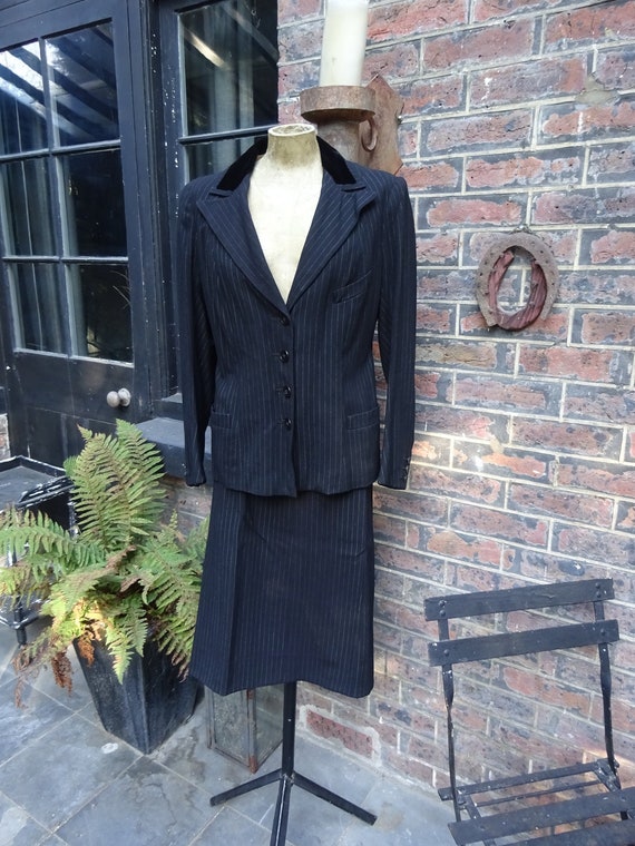1930s WOMEN'S PINSTRIPE SUIT-30s 2 Piece Worsted S