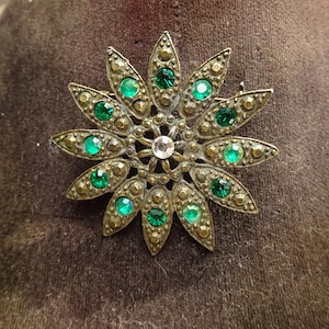 1940s Vintage STARBURST BROOCH-Green Stone Star Brooch.