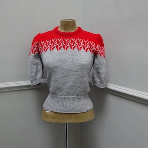 1940s CUSTOM HANDKNIT SWEATER-40s Grey and Red handknitted Jumper.