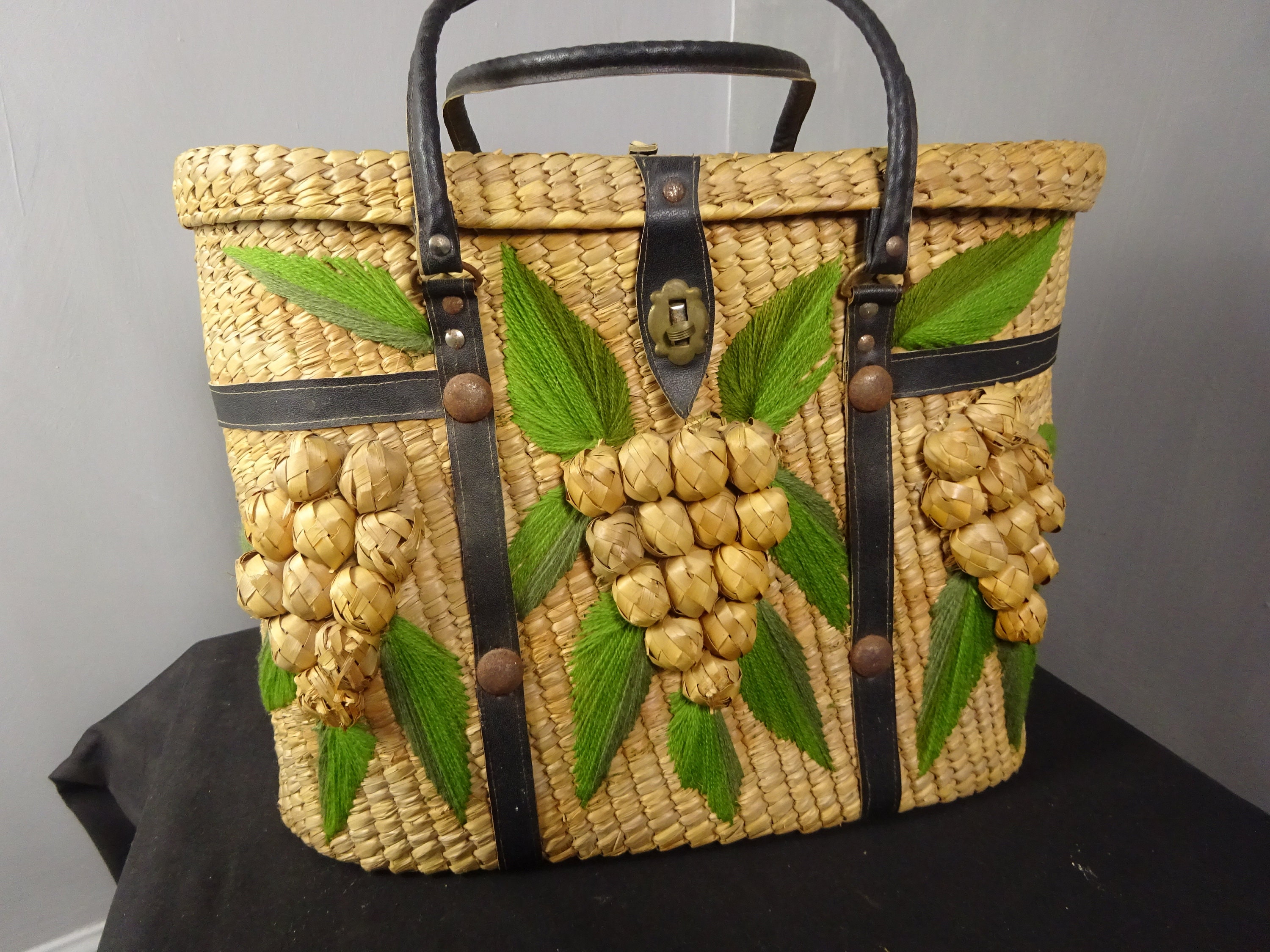 Corn husk purse, Raffia bag, Floral embroidered, Lined Woven Shoulder
