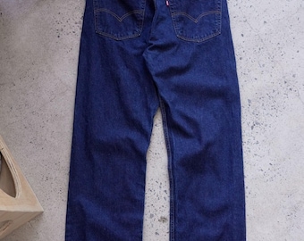 Vintage Levi's 505 Dark Wash Blue Denim Straight Leg Regular Fit Jeans - 37x30