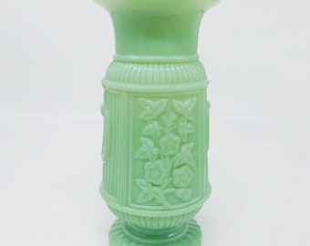 Vintage Jadeite Opaline vase, Opaline Flower Vase Light green, French Opaline Opaque Glass, Decorative French Glass, Vintage Opaline Vase,