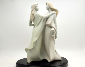 Art sculpture of 2 dancing women, sculpture of dancing women marked Spaliú Italy, Art Sculpture Italy