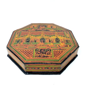 Antique Myanmar - Burmese Lahpet Box - Traditional Lacquer Box made of Papier mâché for storing and serving Fermented or Pickled Tea Leaves
