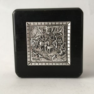 Scatola vintage in legno per sigari o sigarette con placcatura in argento sulla parte superiore, scatola per erba