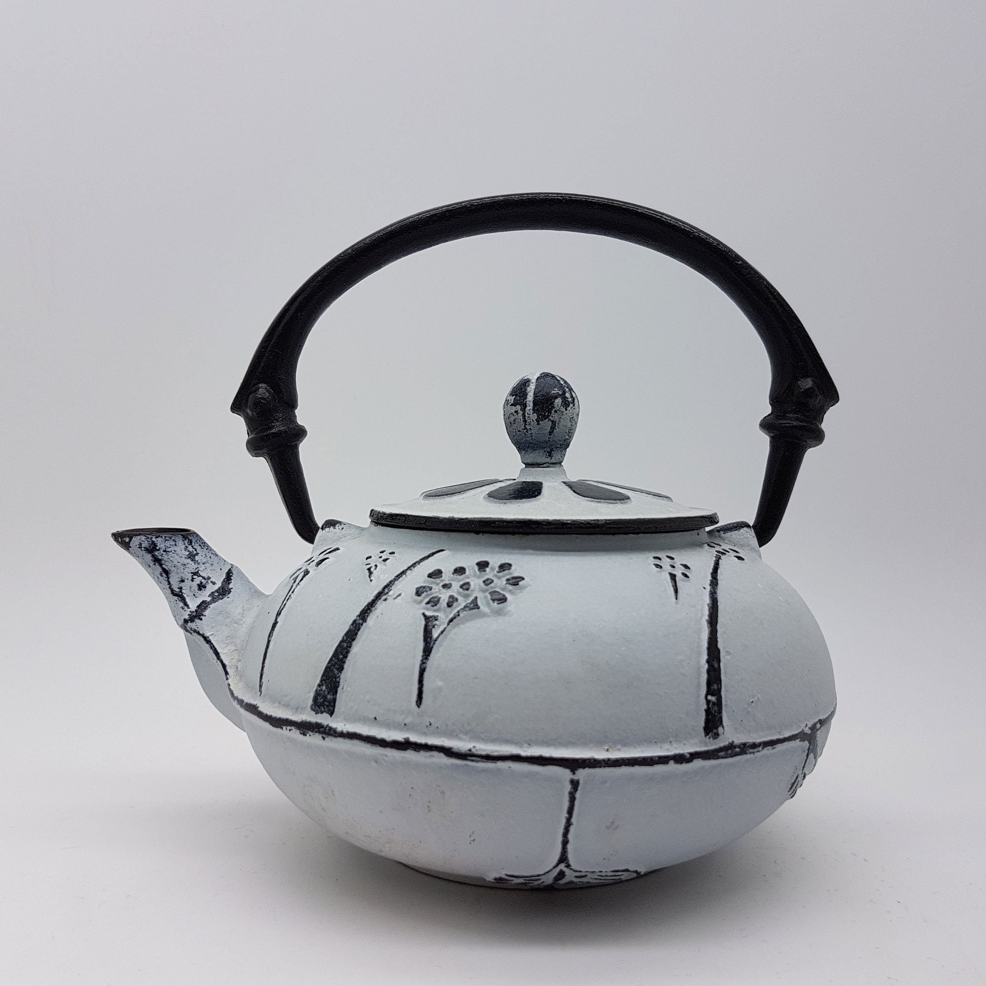 Old Cast Iron Kettles for sale Only 3 left at 75