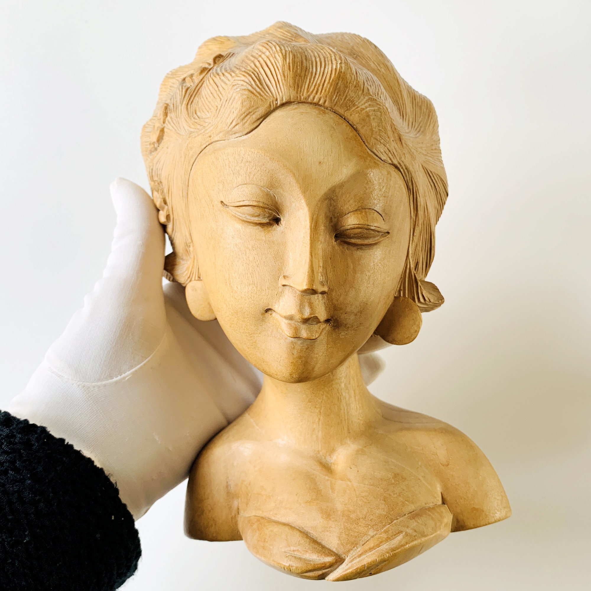 手彫りの木製バリ女性胸像、インドネシア・バリ島産木彫り置物、バリ