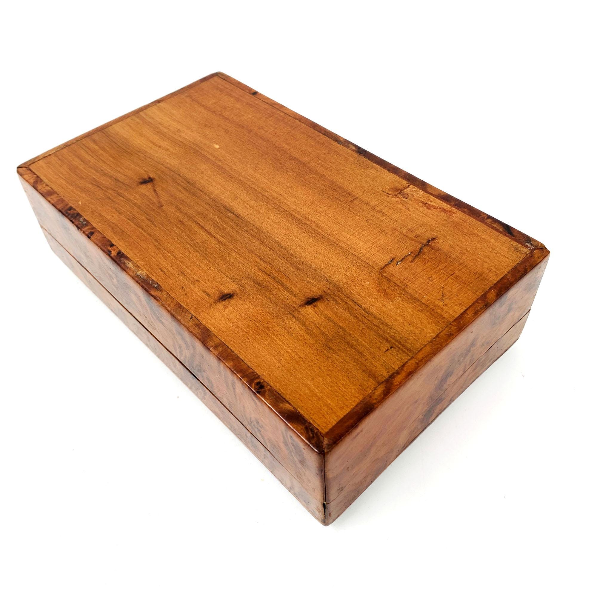 Aufbewahrungsbox aus Holz aus marokkanischem Thuja-Holz, verziert mit  floralen Motiven, angereichert mit Perlmutt-Intarsien,  Vintage-Geschenkartikel, - Etsy.de