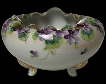 handbemalte Porzellanschale mit lila Blumen und Goldrand