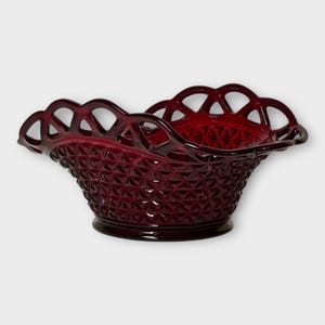 Vintage IMPERIAL RUBY RED Glasskål med spetskant och diamantmönster