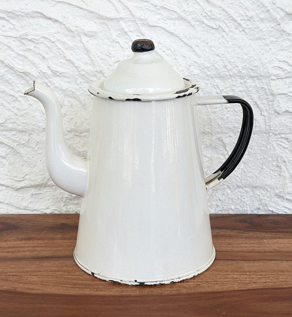アンティーク　オフホワイト エナメル コーヒーポット Vintage White Enamel Tall Kettle With Black Handle, Cottagecore