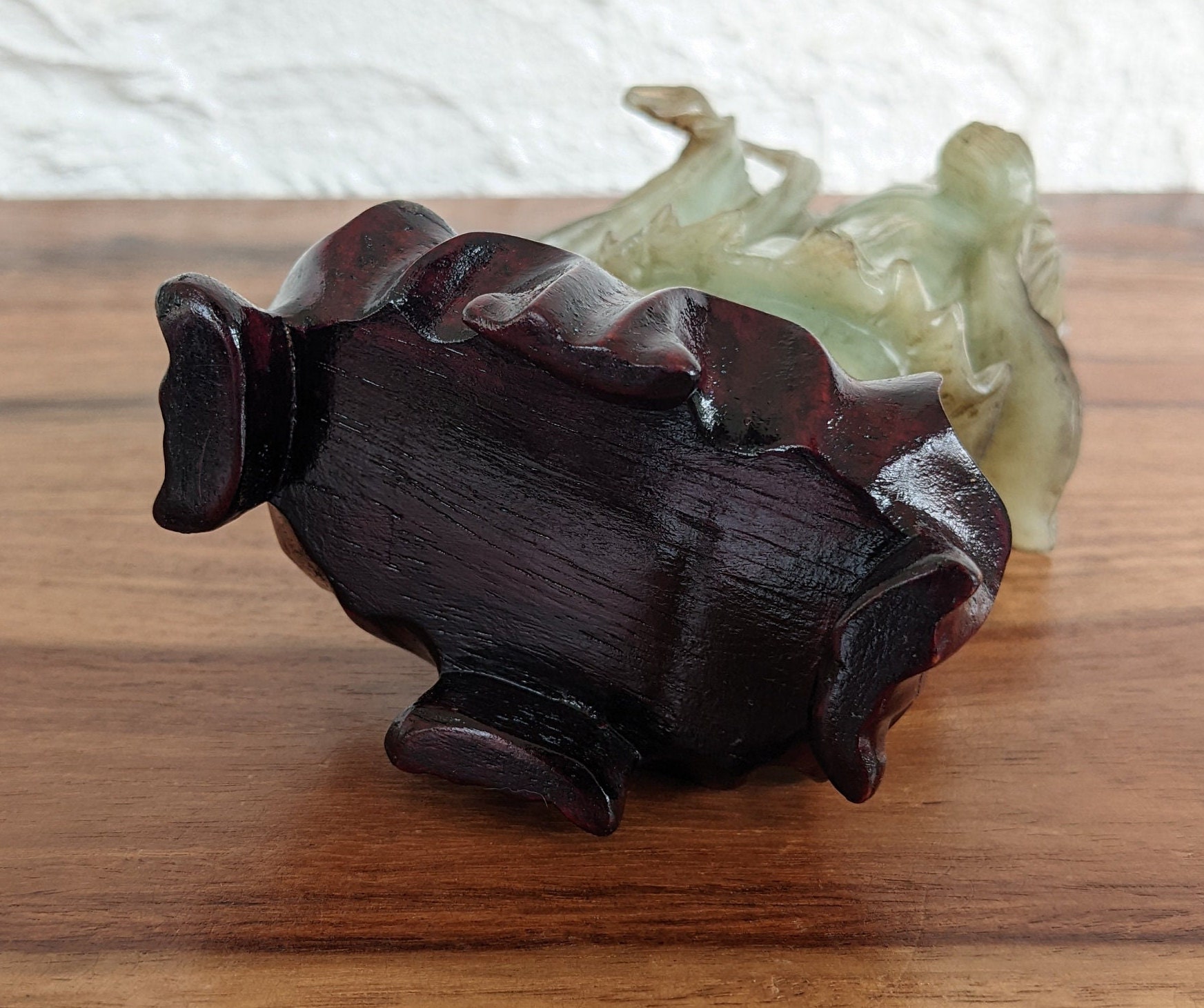 木製の台座に手彫りされたアンティーク中国翡翠彫刻 - Etsy 日本