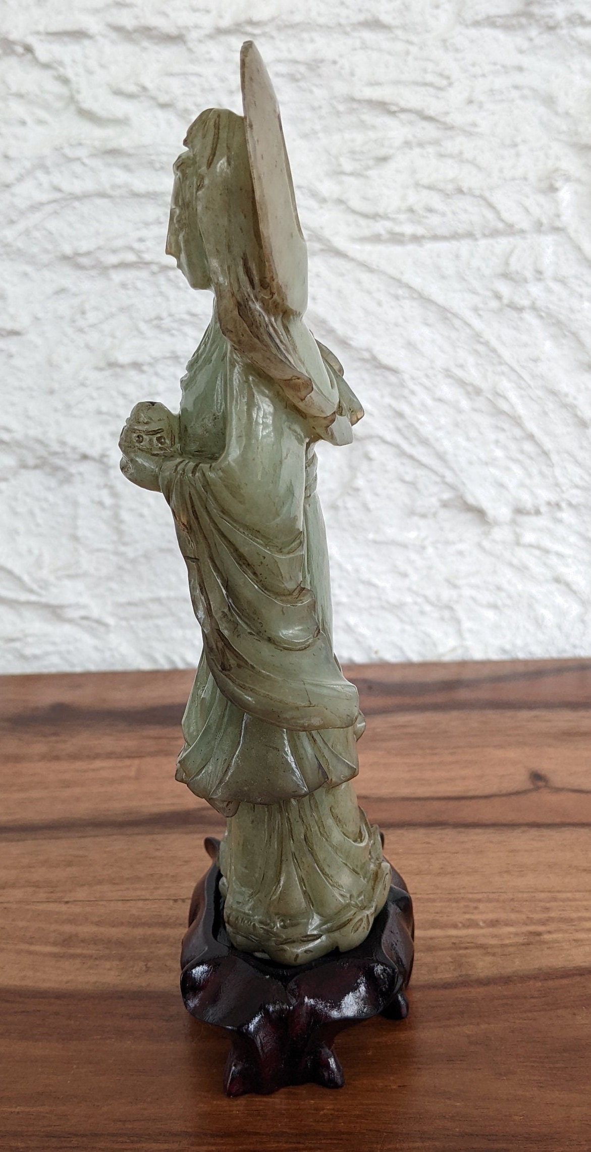 木製の台座に手彫りされたアンティーク中国翡翠彫刻 - Etsy 日本