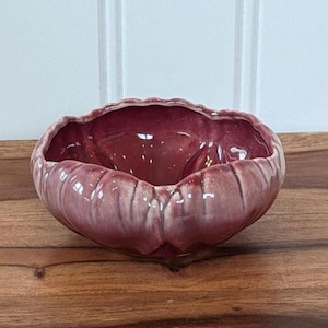 Mid Century Beauceware Pottery Planter/Bowl, Fluted Edge Leaf Design, Burgundy/White Drip Glaze Pottery, Made in Canada, 1950-60s