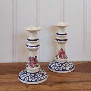 Vintage Wloclawek Fajans polsk keramik, par ljusstakar, handmålad keramik, 1960-70-tal