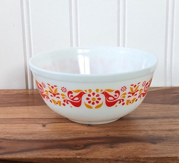 Vintage Pyrex Friendship Birds 403 2.5 Qt Mixing Bowl, Red and