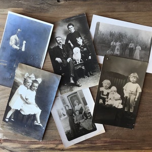 6 antycznych pocztówek z przełomu wieków, czarno-białe pamiątki, zdjęcia rodzinne i dziecięce, początek lat 1900.